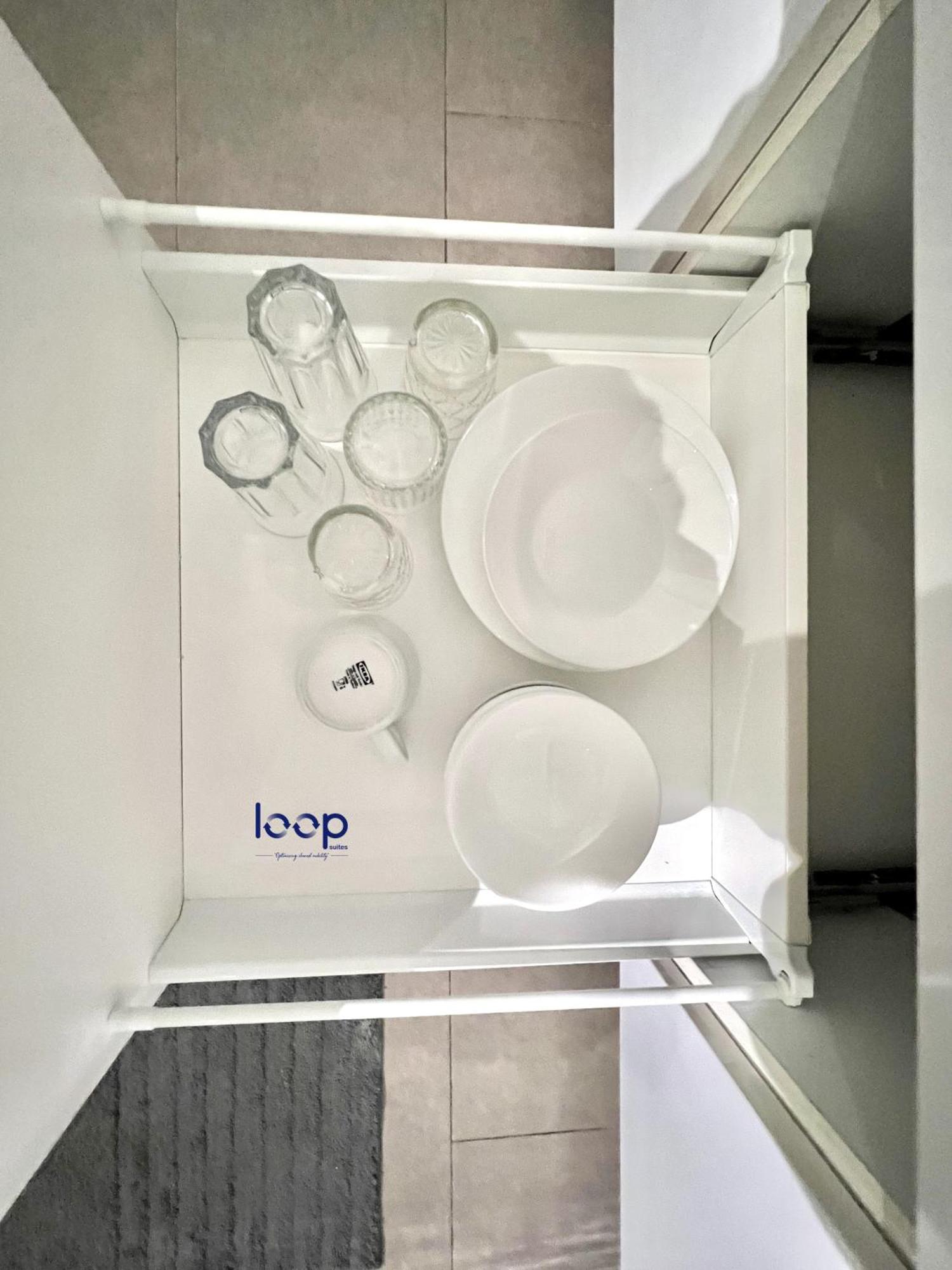 Kl Sentral Serviced Apartment - The Establishment Kl Sentral By Loop Suites Kuala Lumpur Room photo